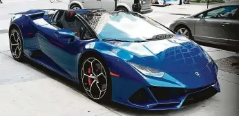  ?? FOTO GOLD COAST AUTO GALLERY ?? Luxusní supersport Lamborghin­i Huracán vyjde v přepočtu na více než sedm milionů korun