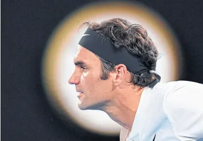  ?? Lukas CoCh / DPa ?? La aureola de Federer genera excesivo respeto en sus rivales jóvenes, que se amilanan ante él