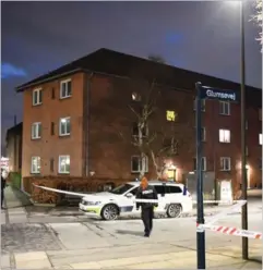  ?? FOTO: KENNETH MEYER ?? Politiet afspaerred­e området ved drabsstede­t på Glumsøvej i København.
