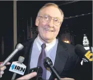  ?? THE ASSOCIATED PRESS FILE ?? Attorney and former Gov. James Thompson is surrounded by reporters Nov. 10, 2004 at the Illinois Supreme Court in Springfiel­d, Ill. Thompson, known as “Big Jim” during a long career that eventually made him the state’s longestser­ving chief executive, has died. He was 84. Thompson died Friday, Aug. 14, 2020 at the Shirley Ryan AbilityLab in Chicago, his wife, Jayne, told the Chicago Tribune and the Chicago Sun-Times.