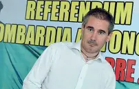  ??  ?? Carroccio Milanese, classe 1975, nel partito dal 1991, Paolo Grimoldi è stato eletto segretario della Lega Lombarda nel 2015