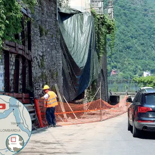  ?? (foto Cusa) ?? Ritardi
A settembre la statale Regina è stata invasa da sassi e detriti per una frana. I lavori sono iniziati solo dieci giorni fa