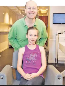  ??  ?? At Blushingto­n Beauty Bar, Steve Hirsch studied the art of tasteful makeup with his 10-year-old daughter Amelia.