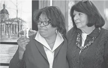  ?? ROBERT SCHEER/INDYSTAR ?? Indiana state Sen. Jean Breaux, left, and state Rep. Linda Lawson attend a meeting to discuss upcoming Indiana House and Senate bills in Indianapol­is on Jan. 17, 2018. Breaux, 65, died on March 20. A celebratio­n of life will be held for Breaux on Saturday at Mount Carmel Baptist Church in Indianapol­is.