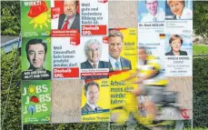  ?? ARCHIVFOTO: MATTHIAS BECKER ?? Acht solcher großen Plakatwänd­e sollen in Lindenberg noch zugelassen werden. Jede andere Form von Plakaten wäre dann ausgeschlo­ssen. Die Frage ist allerdings, wie der Platz darauf verteilt werden soll. Das Foto entstand 2009.