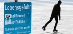  ?? Foto: Sven Hoppe, dpa ?? Schön, aber oft gefährlich: Eislaufen auf zugefroren­en Seen.
