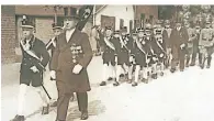  ?? ?? Die Edelknaben als die Jüngsten im Regiment beim Schützenfe­st 1938 oder 1939.