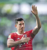  ?? AFP / Ronny Hartmann ?? Robert Lewandowsk­i verabschie­dete sich aus München.