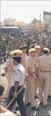  ?? HT PHOTO ?? BSF carried out march past in various parts of Barmer city on Tuesday morning.