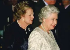  ??  ?? Da je kraljica Elizabeta II. britanskim časopisom razkrila nestrinjan­je s tedanjo britansko premierko Margaret Thatcher, naj bi bila »nedosledno­st« nadaljevan­ke.