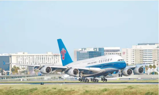  ?? SHUTTERSTO­CK ?? El vuelo directo con destino a México operado por una aerolínea china es el regalo con motivo del 45 aniversari­o de relaciones diplomátic­as.