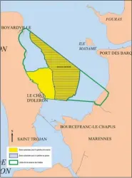  ??  ?? Sur cette carte la zone jaune est autorisée pour la pêche à la traîne et la zone rayée pour la pêche au poser.