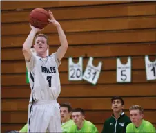  ?? MIKE HENDRICKSO­N/NEWS-SENTINEL ?? Elliot Christian senior guard Jimmy Beltz (3) takes a shot against Vacaville Christian during their playoff game at Tokay High on Feb. 24.