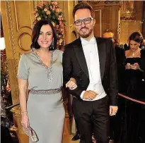  ??  ?? Top- Unternehme­r Michael Heinritzi mit seiner Ehefrau Alexandra Swarovski. Mit Baby und Partner Thomas Kassl: Umweltmini­sterin Elisabeth Köstinger.