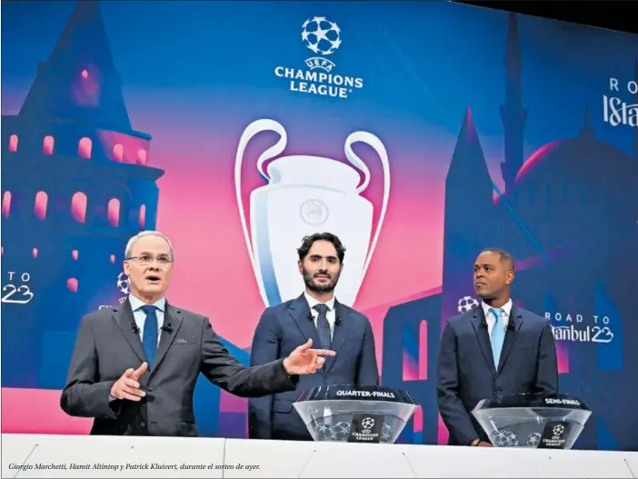  ?? ?? Giorgio Marchetti, Hamit Altintop y Patrick Kluivert, durante el sorteo de ayer.