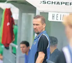  ?? RP-FOTO: STEPHAN KÖHLEN ?? 05/06-Trainer Sven Otto musste mit ansehen, wie seine Mannschaft gute Chancen nicht entschloss­en genug nutzte.