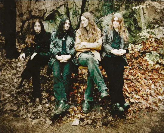  ??  ?? Opeth’s Blackwater Park line-up (left to right): Martín Méndez, Martin
Lopez, Peter Lindgren, Mikael Åkerfeldt