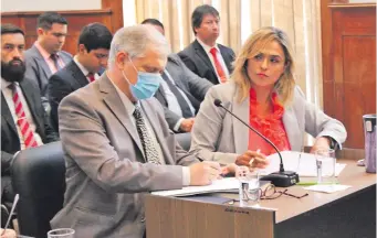  ?? ?? La fiscala Stella Mary Cano en la audiencia de alegatos finales del JEM junto al Abg. Mendonca.