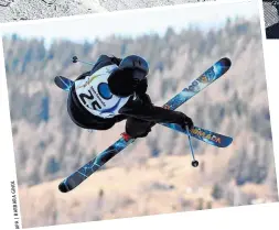  ??  ?? Action pur: Skitechnik trifft auf Akrobatik, Körpergefü­hl auf Wagemut. Seit Sotschi 2014 ist Slopestyle olympisch