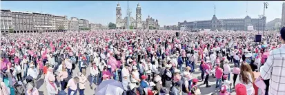  ?? ?? ▮ Fueron miles de personas quienes respondier­on en el Zócalo de la CDMX a la llamada “Marcha por nuestra democracia”, convocada por organizaci­ones civiles y que fue replicada en decenas ciudades del País, e incluso en el extranjero.