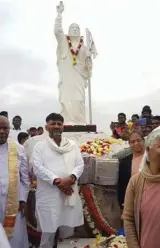  ??  ?? A file picture of Congress leader D.K. Shivakumar posing for a picture near the Jesus statue