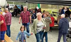  ?? ?? Viele Besucher ließen sich den ersten Ostermarkt des SV Chemie Greiz nicht entgehen.