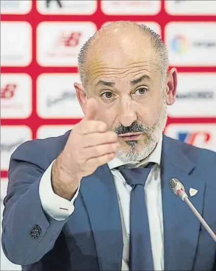  ?? FOTO: JUAN ECHEVERRÍA ?? Aitor Elizegi
El presidente del Athletic realizó ayer una valoración de la Asamblea Extraordin­aria celebrada el domingo