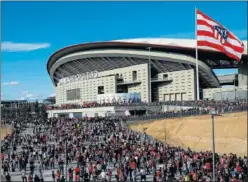  ??  ?? DERBI HISTÓRICO. El Wanda Metropolit­ano acogerá su primer derbi.