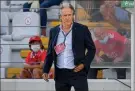  ??  ?? Jorge Jesus diz que a equipa tem de “aprender a jogar com menos um”