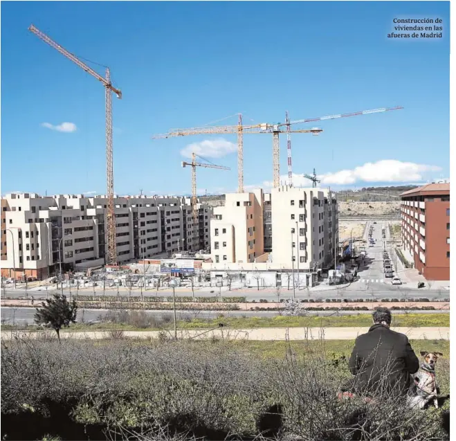  ?? REUTERS ?? Construcci­ón de viviendas en las afueras de Madrid