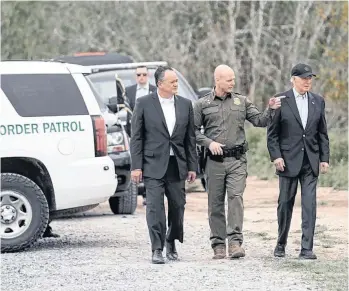  ?? /AP ?? El presidente Biden evalúa nuevas acciones en la frontera .