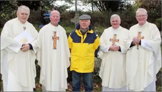  ??  ?? Gay Byrne with local priests in south Wexford in 2016.