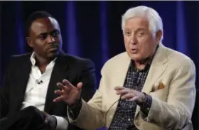  ?? DAN STEINBERG — THE ASSOCIATED PRESS FILE ?? Actor and comedian Wayne Brady, left, looks on as television game show host Monty Hall answers a question about the new “Let’s Make A Deal” game show at the CBS Summer Press Tour in Pasadena Former “Let’s Make a Deal” host Hall has died after a long...