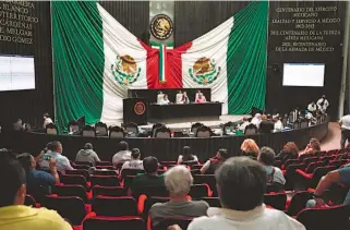  ?? CORTESÍA: CONGRESO DE QUINTANA ROO ?? La perredista Iris Mora la justificó al decir que busca evitar extorsione­s