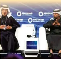  ??  ?? Le ministre saoudien de l’Energie aux côtés de son
homologue des EAU
