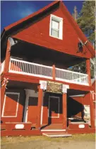  ?? Truckee Donner Land Trust ?? The restored Webber Lake Hotel, built in the 1860s on Webber Lake in the High Sierra north of Truckee, was once a famous destinatio­n for tourists arriving by stagecoach and miners by horse.