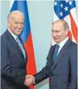  ?? FOTO: ZEMLIANICH­ENKO/DPA ?? Us-präsident Joe Biden (links) hat ein Gipfeltref­fen mit seinem russischen Amtskolleg­en Wladimir Putin vorgeschla­gen.