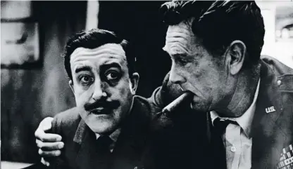  ?? Agencias TRaSTsR / GETTY ?? Sterling Hayden (derecha), junto a Peter Sellers, en una escena de la película Dr. Strangelov­e