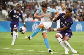  ?? (Photo AFP) ?? Entré en fin de match, Florian Thauvin avait des fourmis dans les jambes et n’a pas manqué ses retrouvail­les avec le Véldodrome, en marquant.