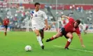  ?? Photograph: Colorsport/Shuttersto­ck ?? Eric Wynalda beats Gary Pallister during USA’s victory over England in 1993.