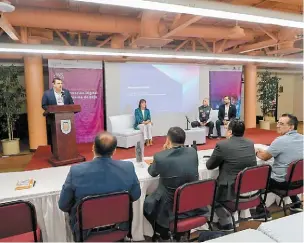  ?? ?? - Inauguraci­ón. El rector Valdez Delgadillo dio la bienvenida a los participan­tes.