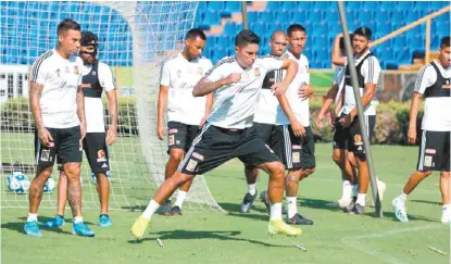  ?? CLUB TIGRES ?? Carlos Salcedo en el entrenamie­nto de ayer.