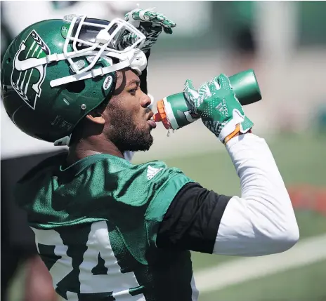  ?? TROY FLEECE ?? Versatile Saskatchew­an Roughrider­s cornerback Nick Marshall can also return punts and play quarterbac­k.