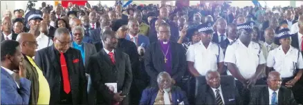  ?? (Pics: Mkosingphi­le Myeni) ?? A section of the mourners, who came to pay their last respects to the late Reverend Dr Nicholas Nyawo, following the proceeding­s.