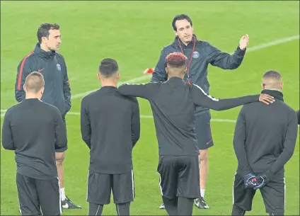  ?? FOTO: EFE ?? Unai Emery, en Suiza Ayer dirigió el entrenamie­nto del Paris SG en el St. Jakob-Park de Basilea, escenario del partido de hoy