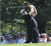  ?? GETTY IMAGES ?? Ryan Fox of New Zealand plays his shot from the fourth tee during the final round of the Masters.