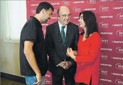  ?? FOTO: EFE ?? Sergi Bruguera, con María José Rienda, presidenta del CSD, y Miguel Díaz, presidente de la RFET, ayer en el acto en el RC de Polo