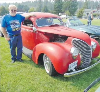  ??  ?? ALYN EDWARDS Victoria’s Keith Smith shows off his historic hot rod Bloody Mary, originally customized in 1956.