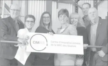  ?? (COURTESY CÉGEP DE SHERBROOKE) ?? From left to right, Hugues Grimard, Mayor of Asbestos and Prefect of the MRC des Sources, Marie-france Bélanger, Director General of the Cégep de Sherbrooke, Richmond MNA Karine Vallières, Marie-claude Bibeau,. Magone president Gillian Holcroft, Éric...