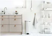  ?? ?? Left: newicon pedal bin 30 litre – white, £79 (other items from a selection), Brabantia
An all-white kitchen is chic and welcoming, especially when your waste bin’s a winner in the style stakes too. Team with other all-white kitchenwar­e